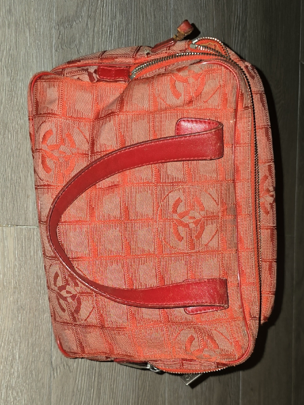 CHANEL Vintage Red-Orange Hand Bag